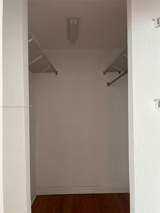 Recently Rented: $1,424 (1 beds, 1 baths, 900 Square Feet)