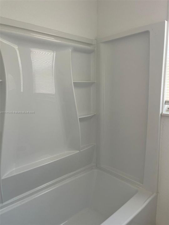 Recently Rented: $1,424 (1 beds, 1 baths, 900 Square Feet)