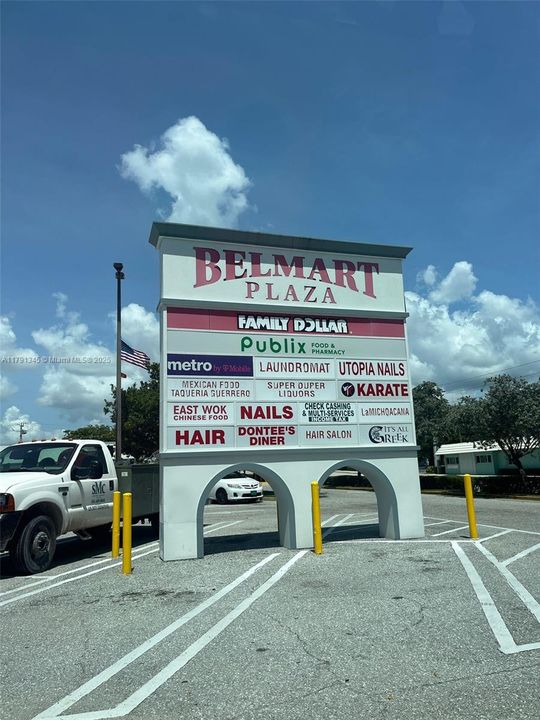 Mall -supermarket -service 1/2 mile