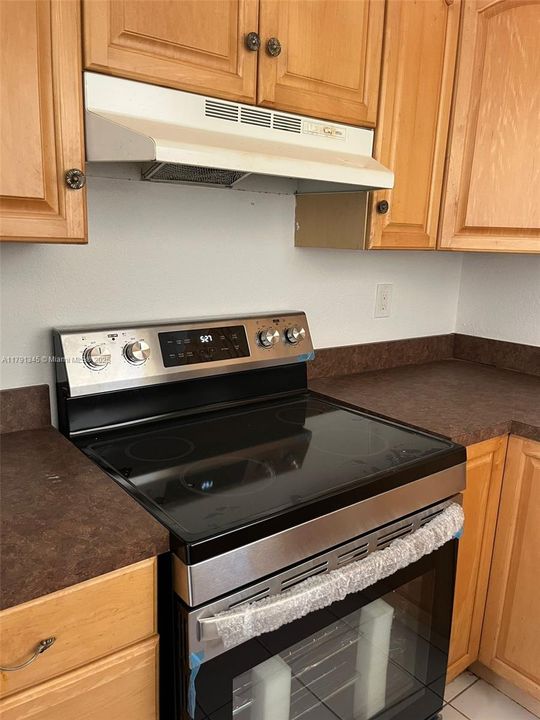 Recently Rented: $1,424 (1 beds, 1 baths, 900 Square Feet)
