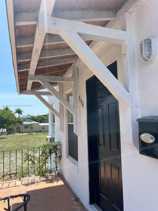 Recently Rented: $1,424 (1 beds, 1 baths, 900 Square Feet)