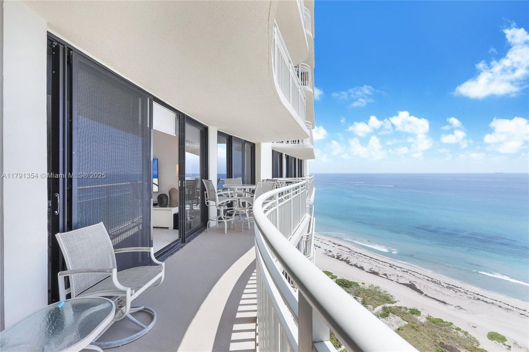 Activo con contrato: $9,000 (2 camas, 2 baños, 1381 Pies cuadrados)