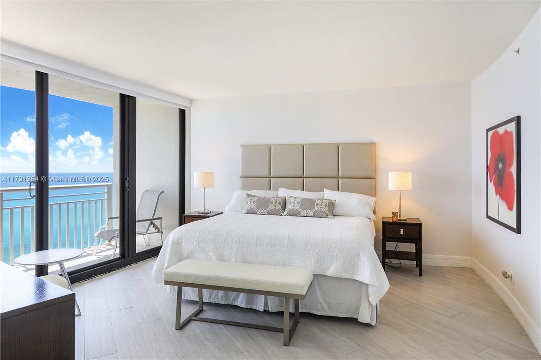 Activo con contrato: $9,000 (2 camas, 2 baños, 1381 Pies cuadrados)