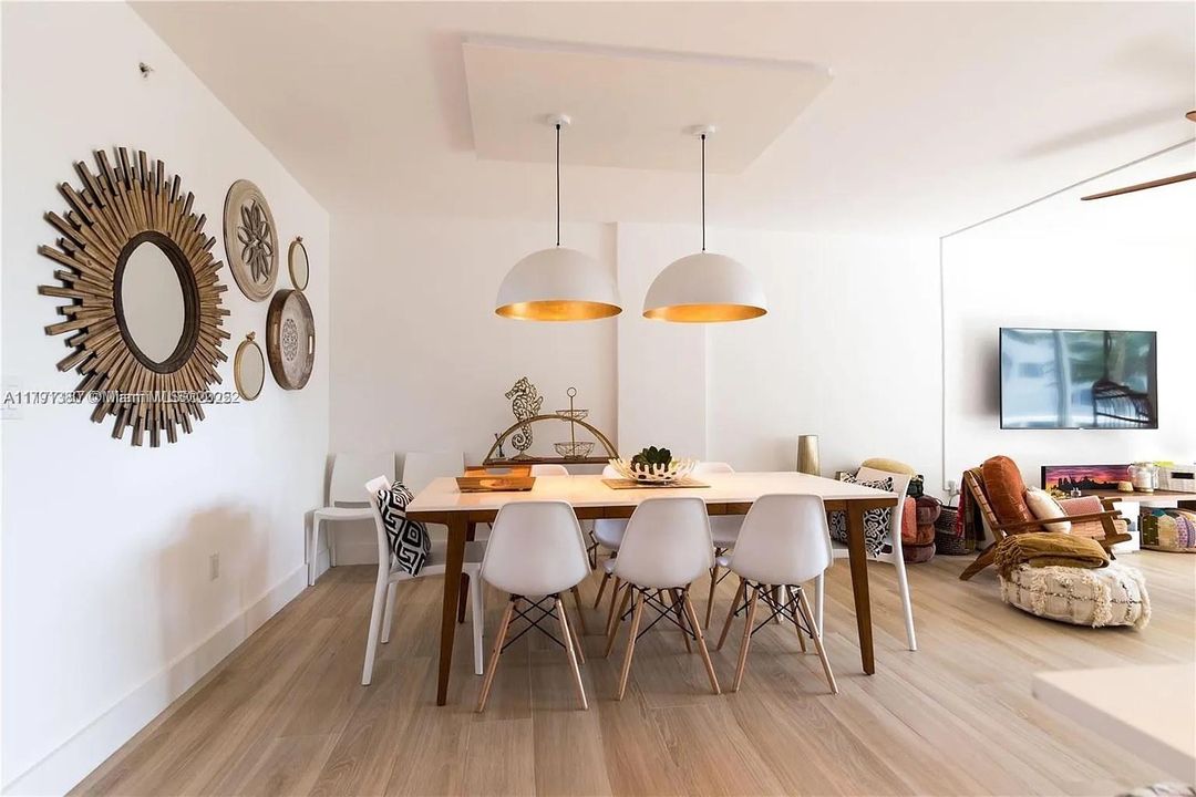 Vendido Recientemente: $1,245,000 (2 camas, 2 baños, 1056 Pies cuadrados)