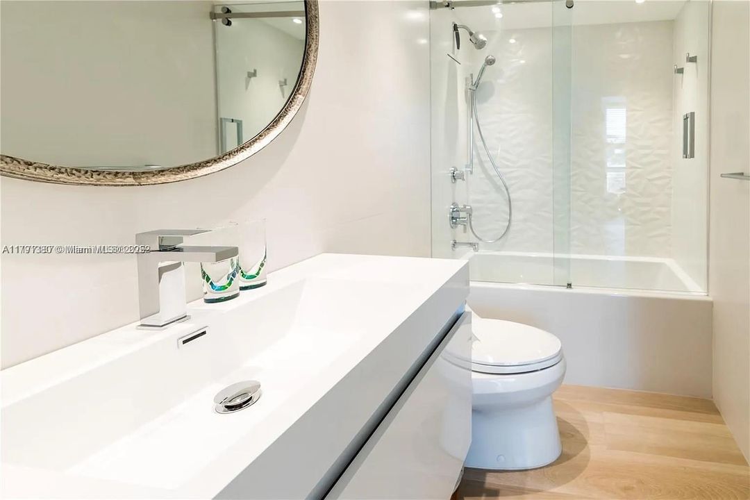 Vendido Recientemente: $1,245,000 (2 camas, 2 baños, 1056 Pies cuadrados)