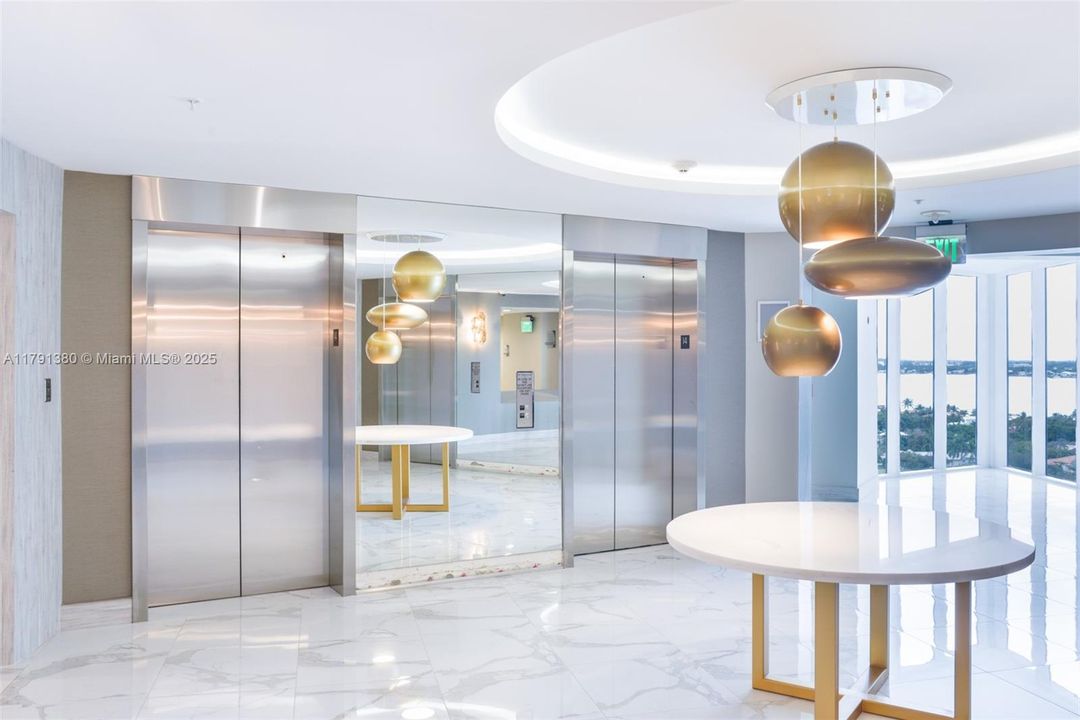 Vendido Recientemente: $1,245,000 (2 camas, 2 baños, 1056 Pies cuadrados)