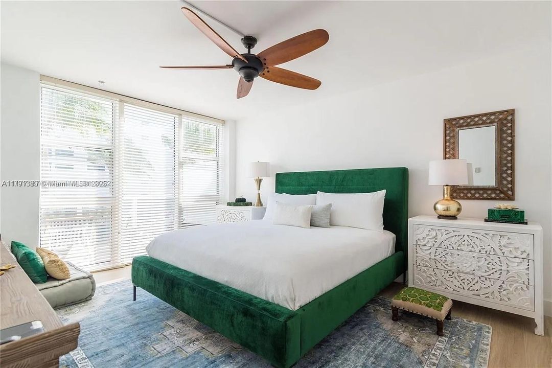 Vendido Recientemente: $1,245,000 (2 camas, 2 baños, 1056 Pies cuadrados)