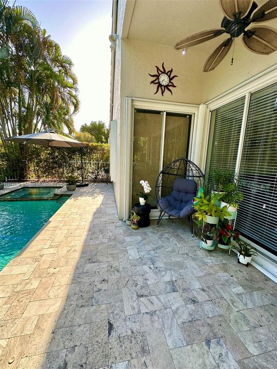 最近售出: $748,995 (3 贝兹, 2 浴室, 1609 平方英尺)