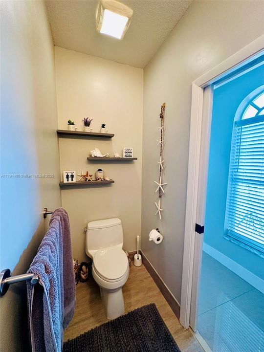 最近售出: $748,995 (3 贝兹, 2 浴室, 1609 平方英尺)