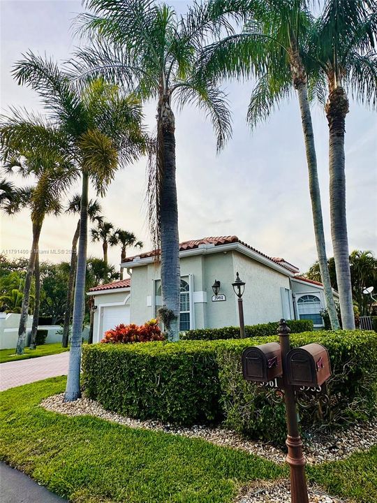 最近售出: $748,995 (3 贝兹, 2 浴室, 1609 平方英尺)