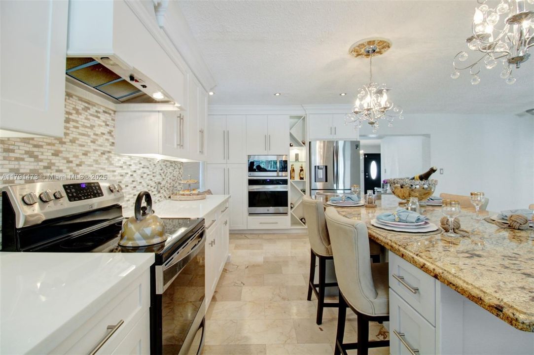 Recientemente alquilado: $4,700 (3 camas, 2 baños, 2127 Pies cuadrados)