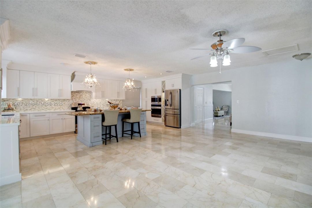 Recientemente alquilado: $4,700 (3 camas, 2 baños, 2127 Pies cuadrados)