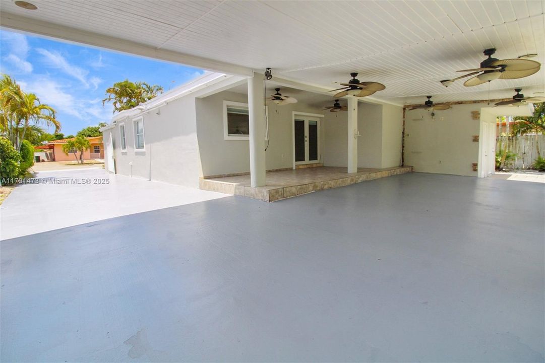 Recientemente alquilado: $4,700 (3 camas, 2 baños, 2127 Pies cuadrados)