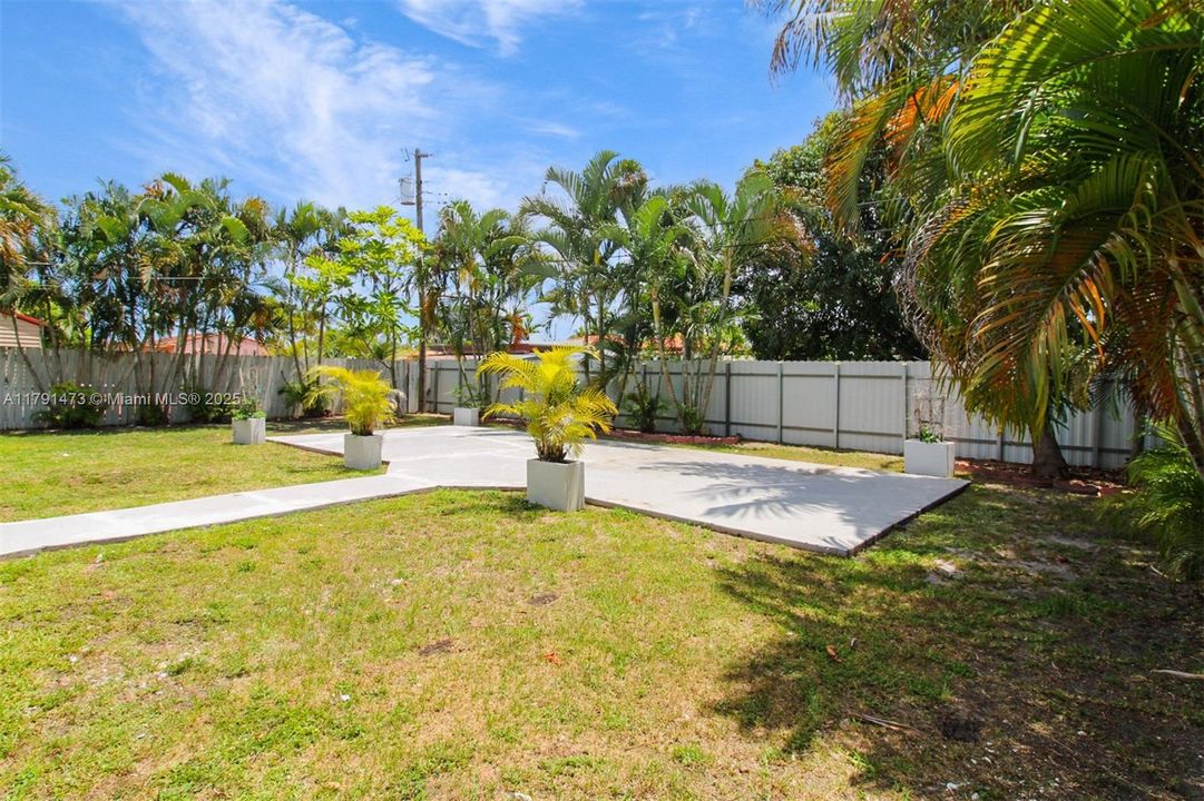 Recientemente alquilado: $4,700 (3 camas, 2 baños, 2127 Pies cuadrados)