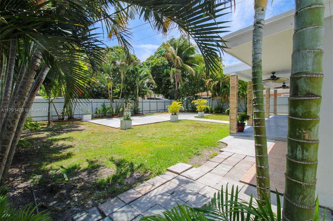 Recientemente alquilado: $4,700 (3 camas, 2 baños, 2127 Pies cuadrados)