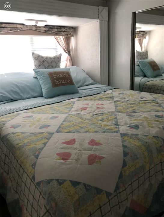 На продажу: $335,000 (0.03 acres)