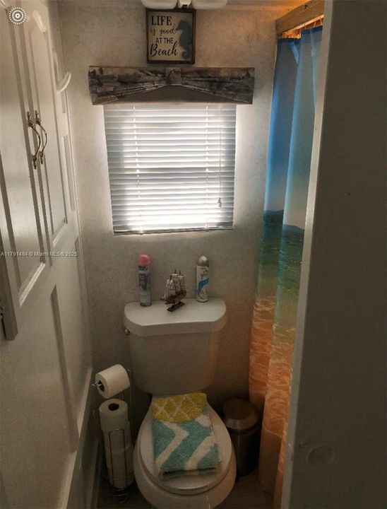 На продажу: $335,000 (0.03 acres)