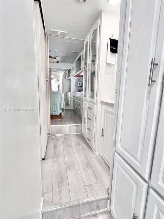 На продажу: $335,000 (0.03 acres)