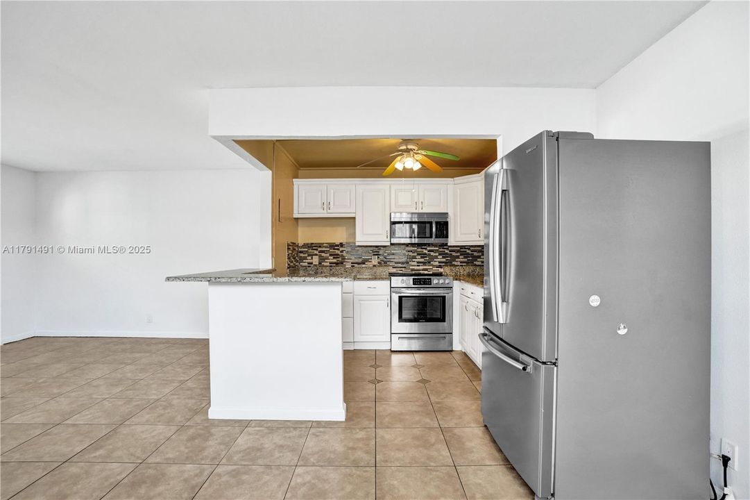 Vendido Recientemente: $75,000 (1 camas, 1 baños, 720 Pies cuadrados)