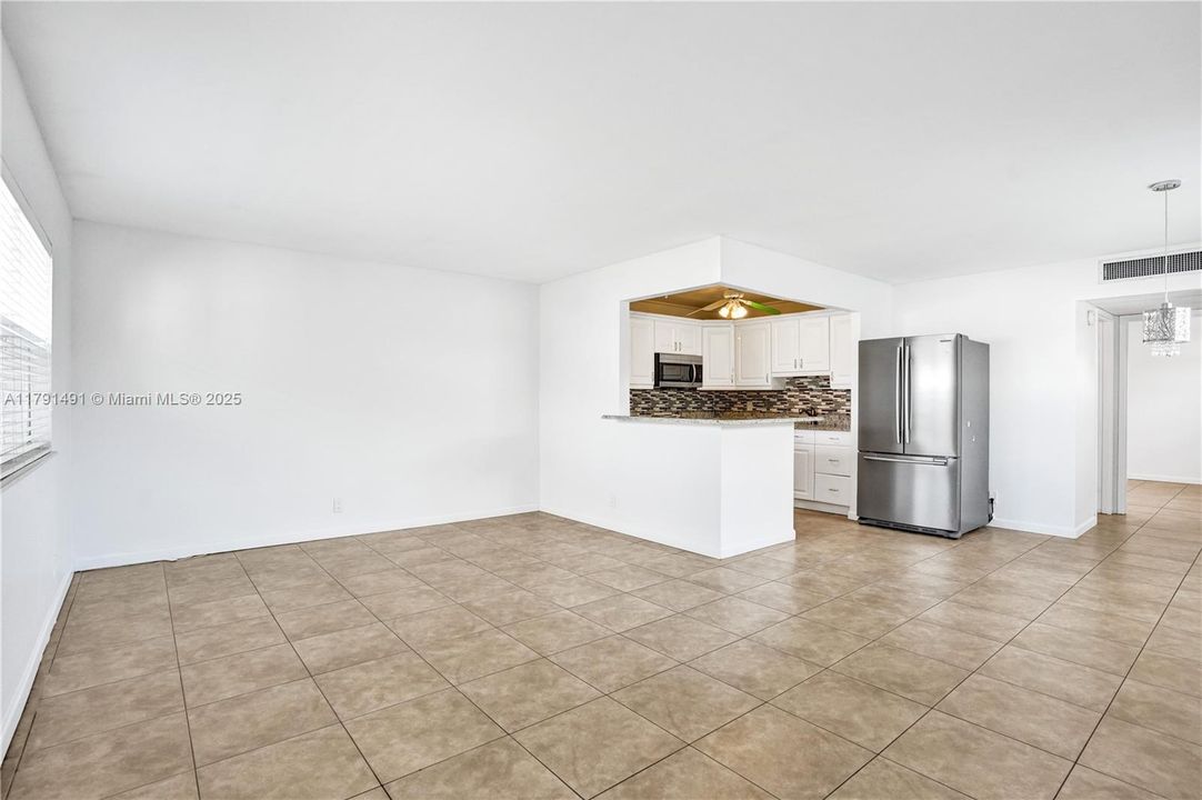 Vendido Recientemente: $75,000 (1 camas, 1 baños, 720 Pies cuadrados)