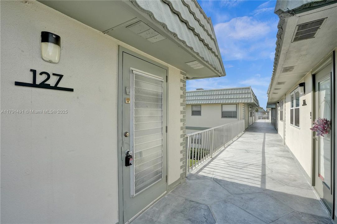 Vendido Recientemente: $75,000 (1 camas, 1 baños, 720 Pies cuadrados)