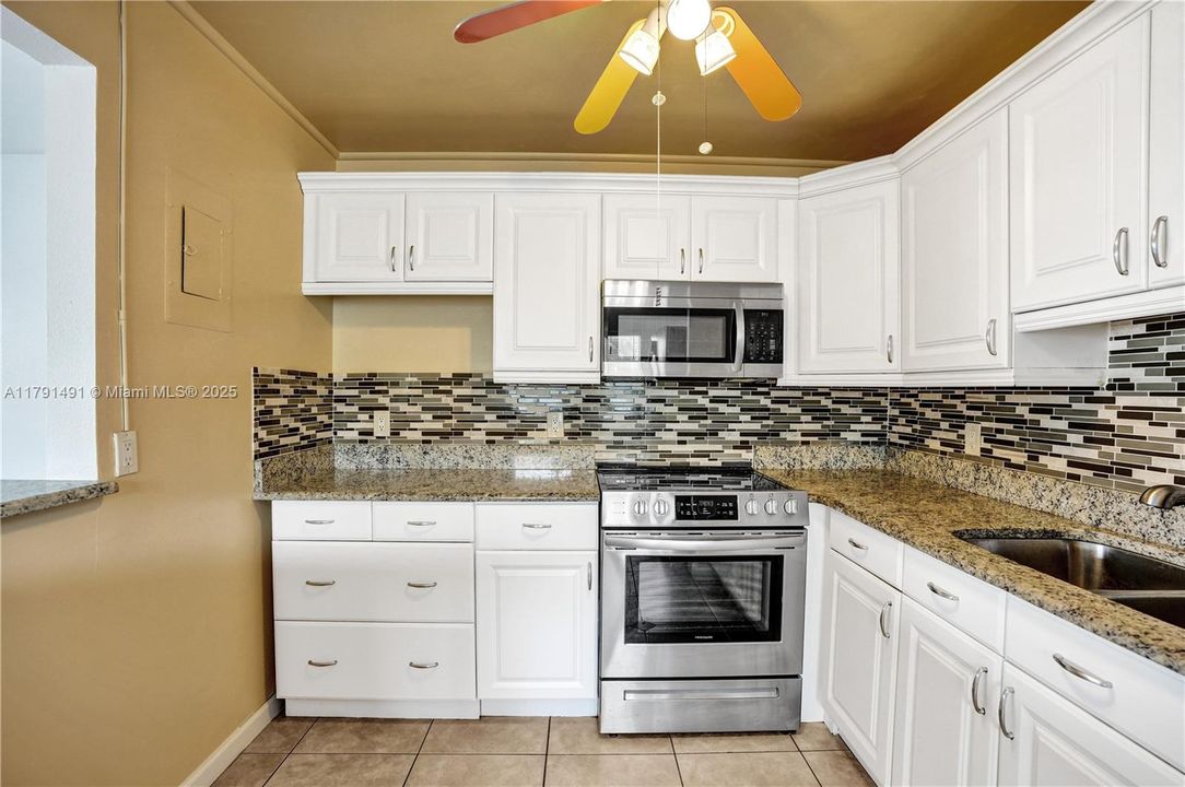 Vendido Recientemente: $75,000 (1 camas, 1 baños, 720 Pies cuadrados)