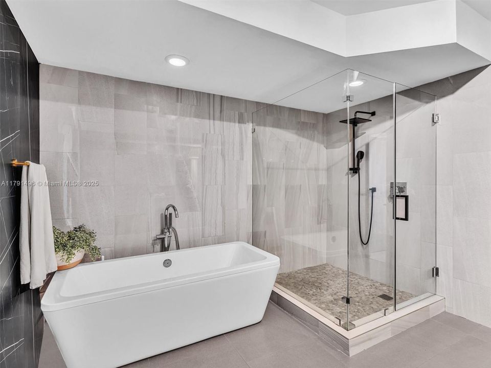 For Sale: $2,450,000 (3 beds, 3 baths, 3274 Square Feet)