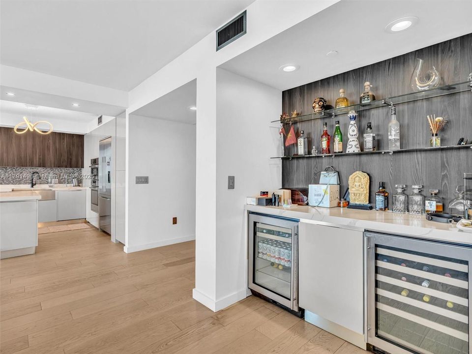 For Sale: $2,450,000 (3 beds, 3 baths, 3274 Square Feet)