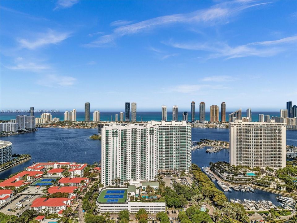 For Sale: $2,450,000 (3 beds, 3 baths, 3274 Square Feet)