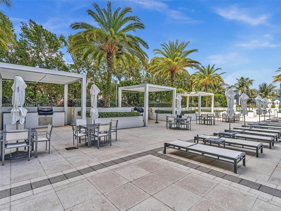 For Sale: $2,450,000 (3 beds, 3 baths, 3274 Square Feet)