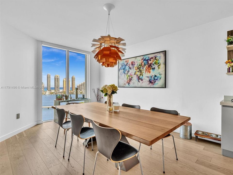 For Sale: $2,450,000 (3 beds, 3 baths, 3274 Square Feet)
