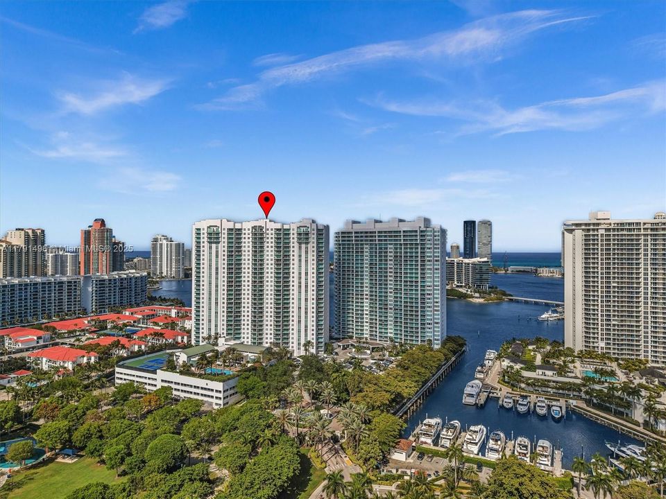 For Sale: $2,450,000 (3 beds, 3 baths, 3274 Square Feet)