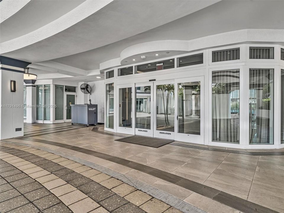 For Sale: $2,450,000 (3 beds, 3 baths, 3274 Square Feet)