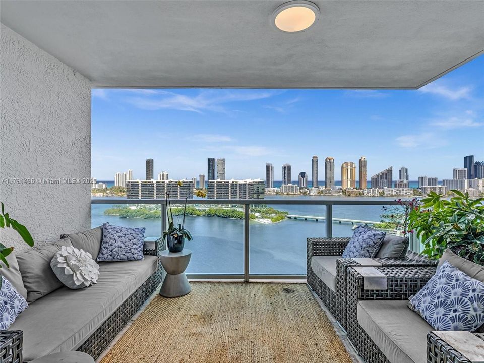 For Sale: $2,450,000 (3 beds, 3 baths, 3274 Square Feet)