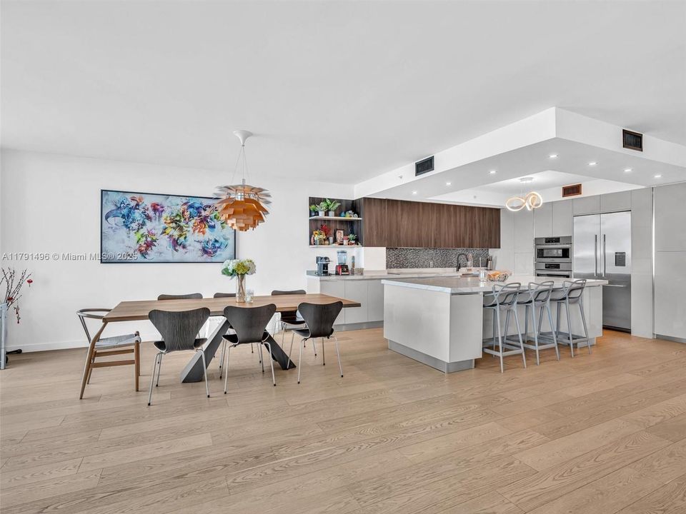 For Sale: $2,450,000 (3 beds, 3 baths, 3274 Square Feet)