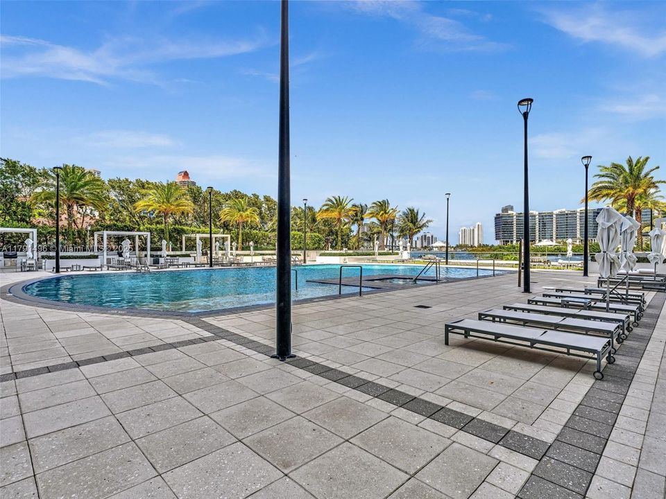 For Sale: $2,450,000 (3 beds, 3 baths, 3274 Square Feet)