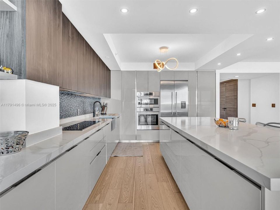 For Sale: $2,450,000 (3 beds, 3 baths, 3274 Square Feet)