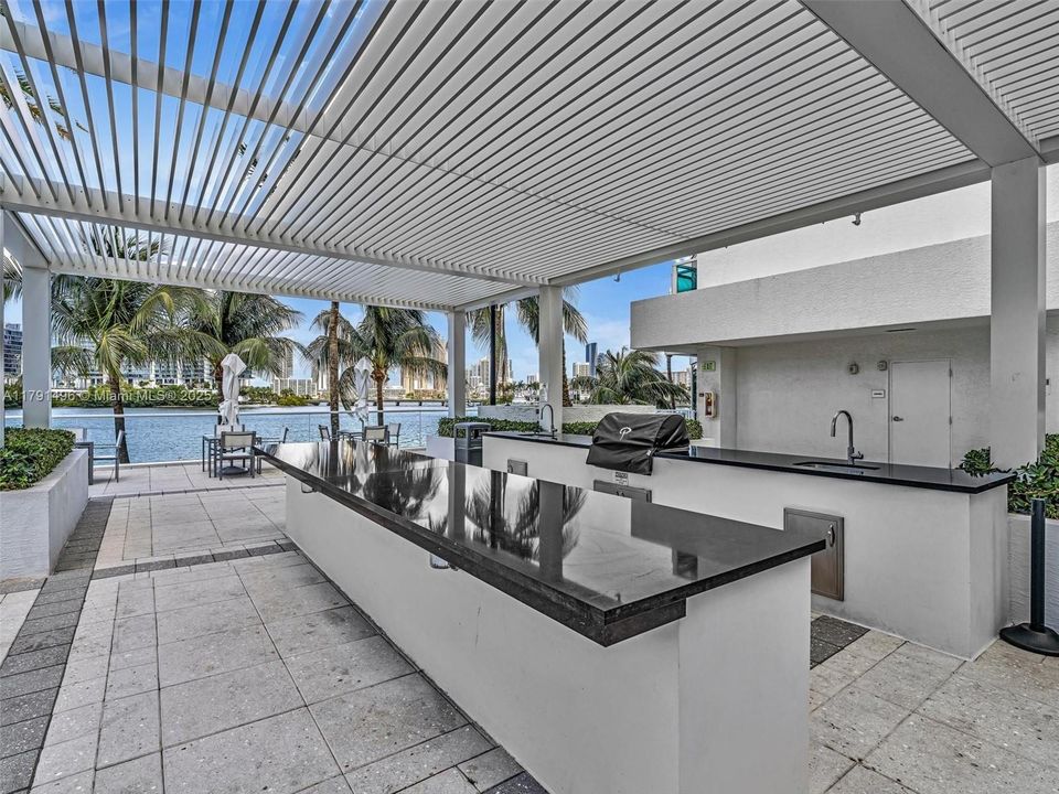For Sale: $2,450,000 (3 beds, 3 baths, 3274 Square Feet)