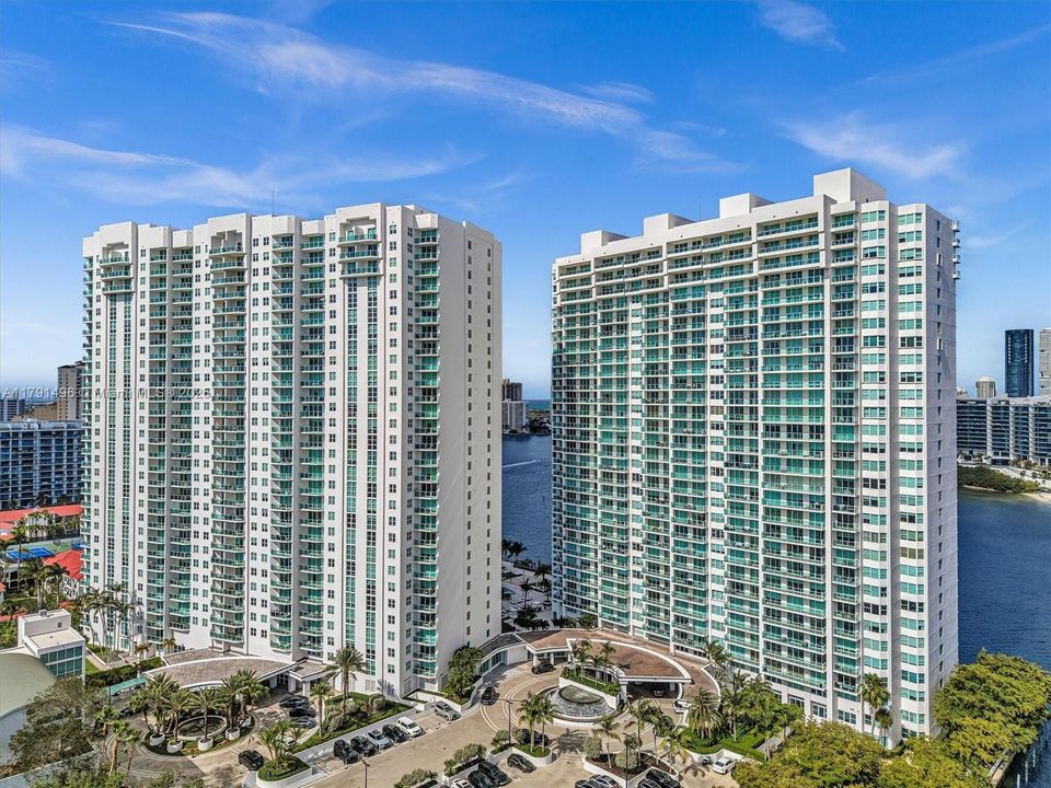 For Sale: $2,450,000 (3 beds, 3 baths, 3274 Square Feet)