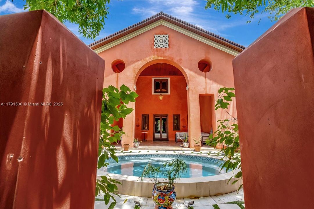 Vendido Recientemente: $2,790,000 (4 camas, 3 baños, 3334 Pies cuadrados)