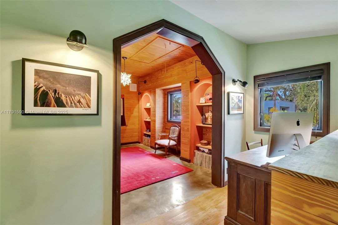 Vendido Recientemente: $2,790,000 (4 camas, 3 baños, 3334 Pies cuadrados)