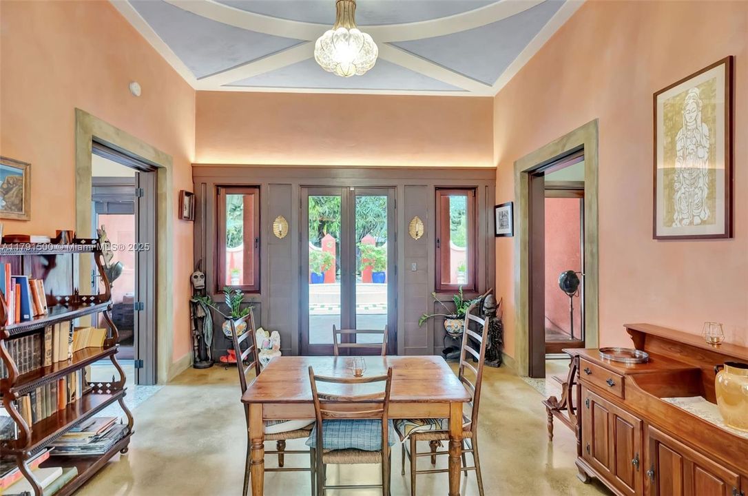 Vendido Recientemente: $2,790,000 (4 camas, 3 baños, 3334 Pies cuadrados)