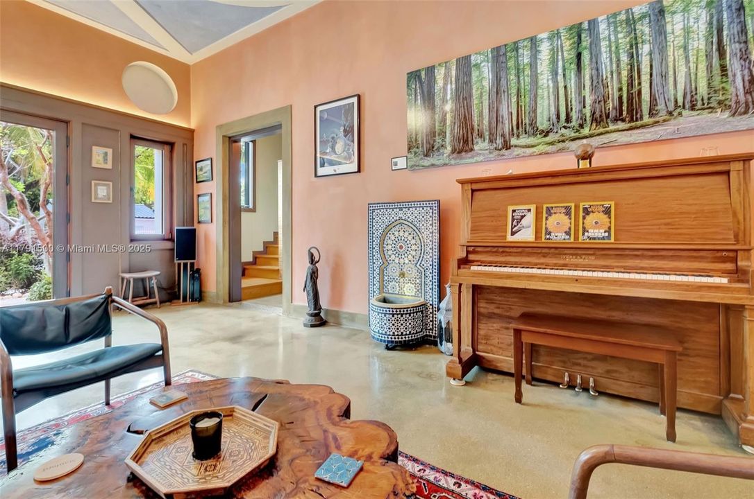 Vendido Recientemente: $2,790,000 (4 camas, 3 baños, 3334 Pies cuadrados)