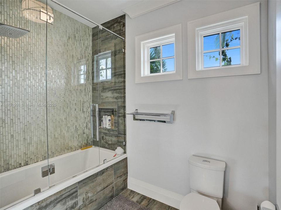 For Sale: $5,295,000 (4 beds, 3 baths, 3478 Square Feet)