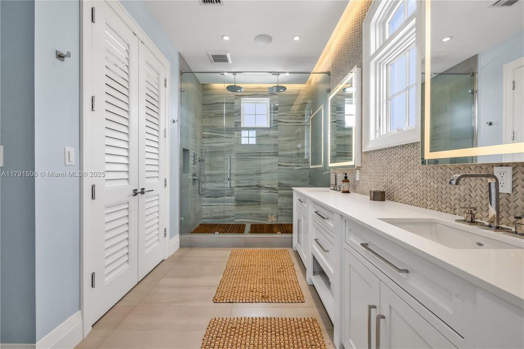 For Sale: $5,295,000 (4 beds, 3 baths, 3478 Square Feet)