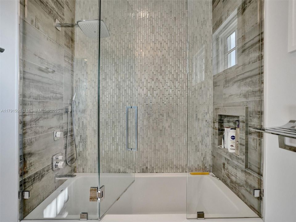 For Sale: $5,295,000 (4 beds, 3 baths, 3478 Square Feet)