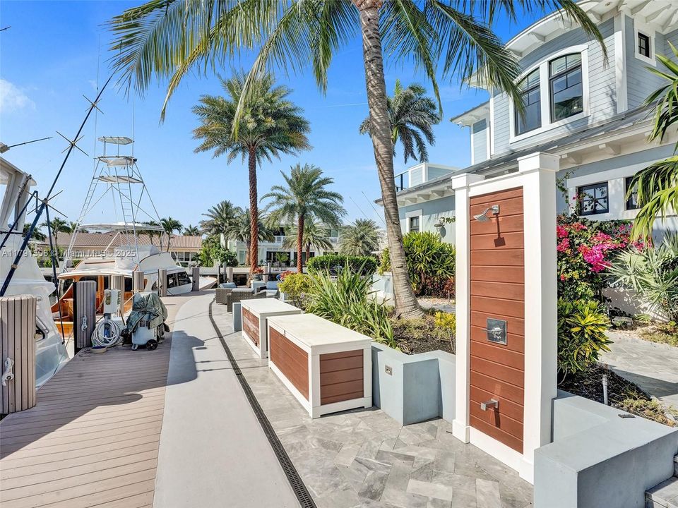 For Sale: $5,295,000 (4 beds, 3 baths, 3478 Square Feet)