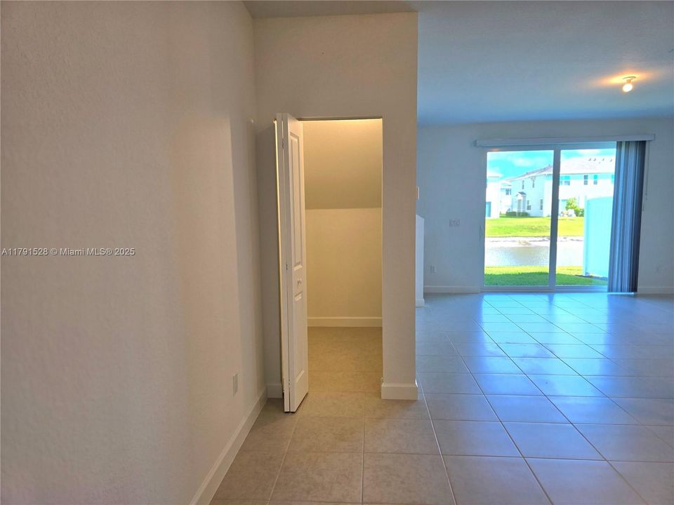 Недавно арендовано: $2,290 (3 спален, 2 ванн, 0 Квадратных фут)