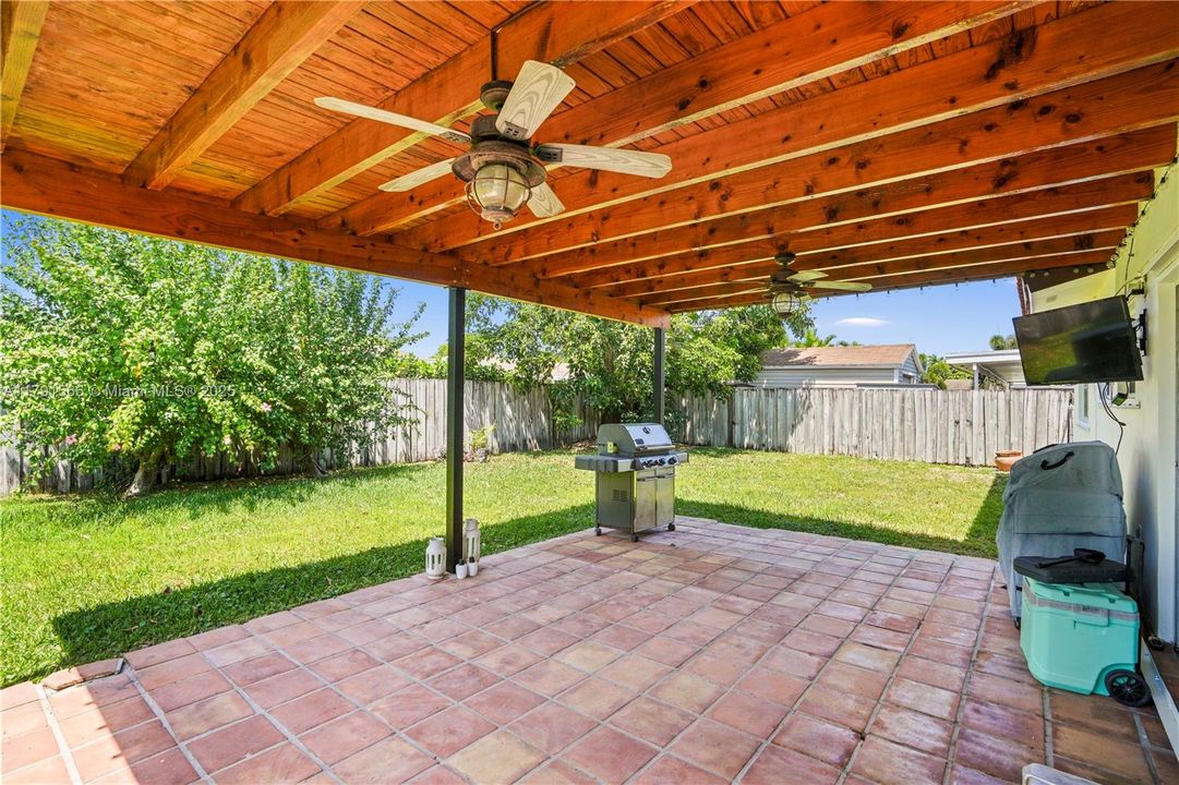 Recently Sold: $649,990 (3 beds, 2 baths, 1196 Square Feet)