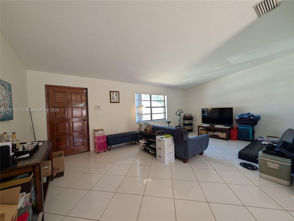 На продажу: $447,800 (2 спален, 2 ванн, 1206 Квадратных фут)